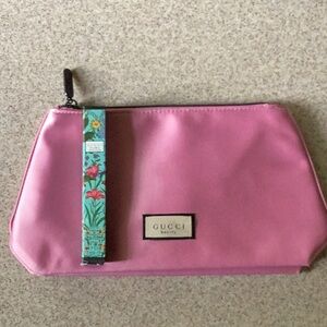 Gucci Pink Cosmetic Case and Gucci Flora Gorgeous Jasmine NEW